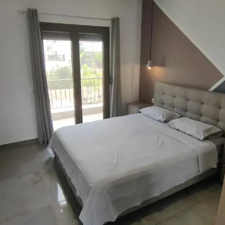 Theasis 2 Holiday home