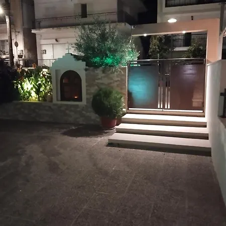 Hébergement de vacances Theasis 2 *