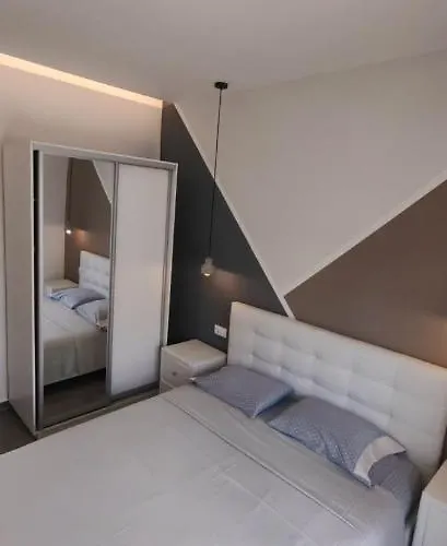 Theasis 2 Feriehus Neos Marmaras