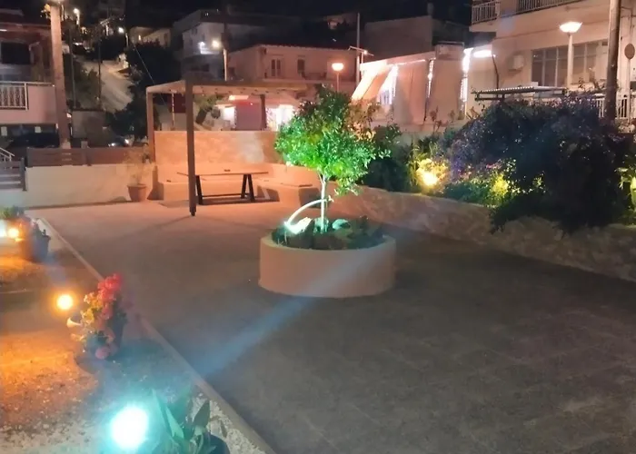Theasis 2 Case de vacanță